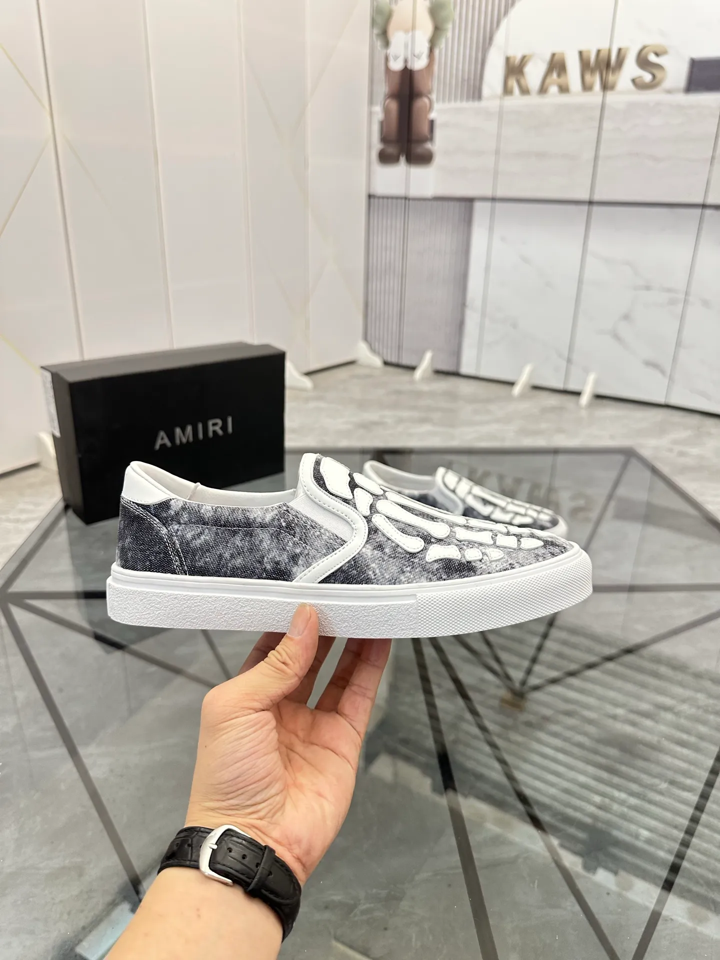 Men's shoes for sale 💰: 💰P420¥ Product trademark: AMIRI*「EMIR*] slip-on Regular size: 38-44 (can be customized to 37.45.46) Product materials: Upper imported original fabric spliced ​​cowhide, breathable lining, original outsole. No.: 1023